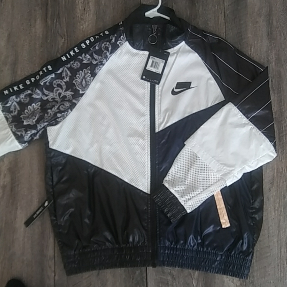Nike windbreaker